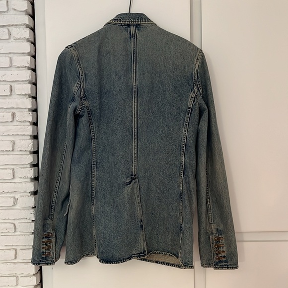 Ralph Lauren. Blue Label.  Denim blazer with horn buttons. Size 10. - Picture 5 of 8